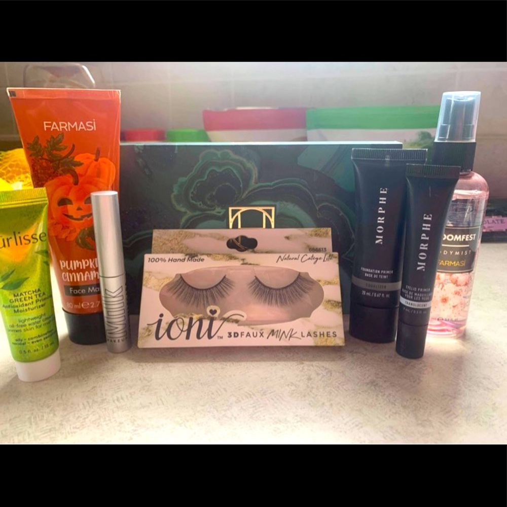 Makeup bundle